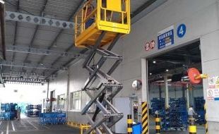 商場內(nèi)高空作業(yè)的理想選擇：自行鋁合金升降平臺